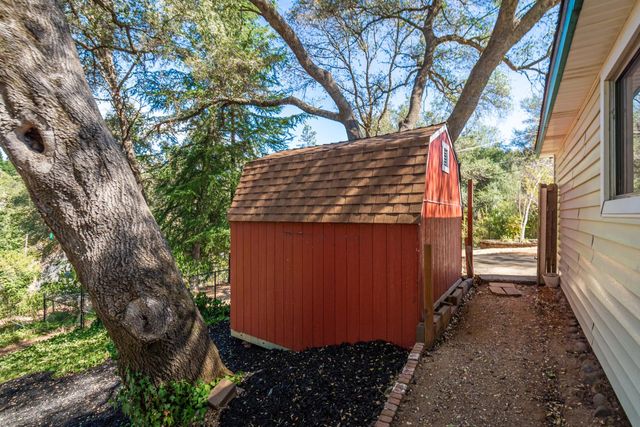 1265 Merry Knoll Rd, Auburn, CA 95603