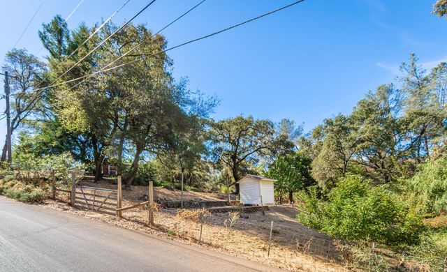 1265 Merry Knoll Rd, Auburn, CA 95603