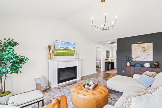 5328 Brint Crossing Boulevard, Sylvania, OH 43560