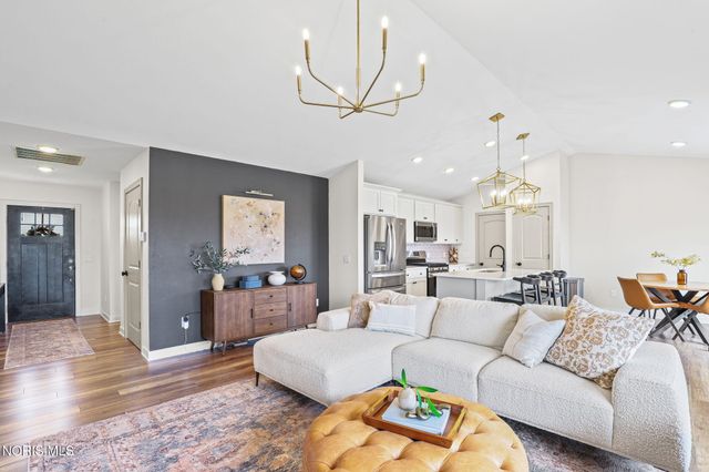 5328 Brint Crossing Boulevard, Sylvania, OH 43560