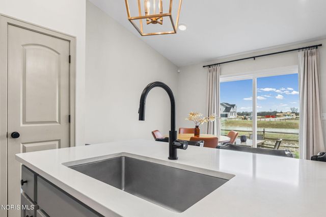 5328 Brint Crossing Boulevard, Sylvania, OH 43560