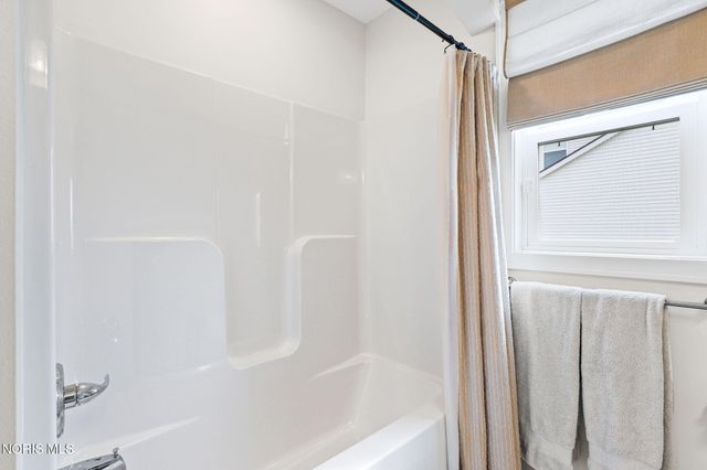 5328 Brint Crossing Boulevard, Sylvania, OH 43560