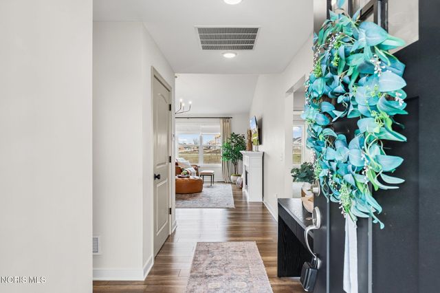 5328 Brint Crossing Boulevard, Sylvania, OH 43560