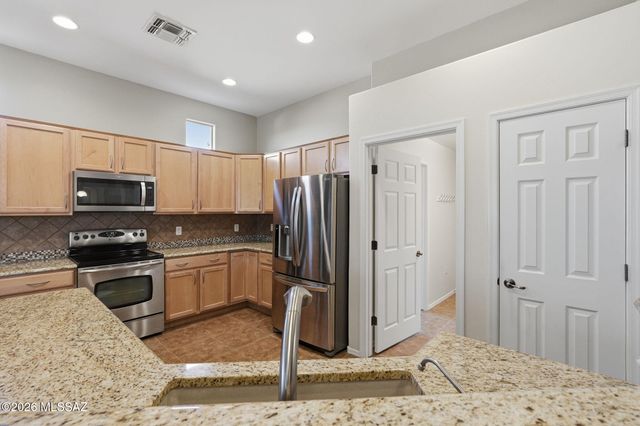 501 N Michelangelo Drive, Green Valley, AZ 85614