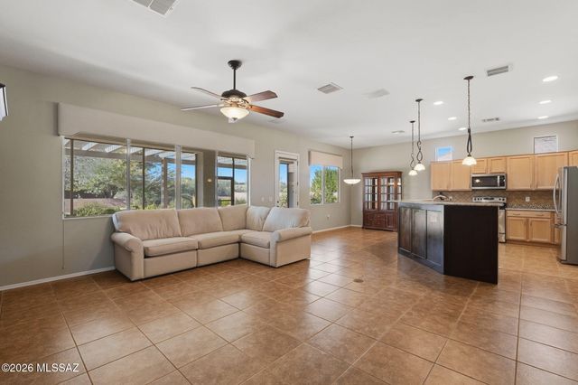 501 N Michelangelo Drive, Green Valley, AZ 85614