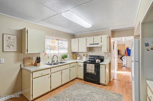 1432 Richmond Avenue, Daytona Beach, FL 32117