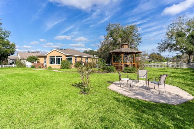 81 TWIN LAKE CIRCLE, Umatilla, FL 32784