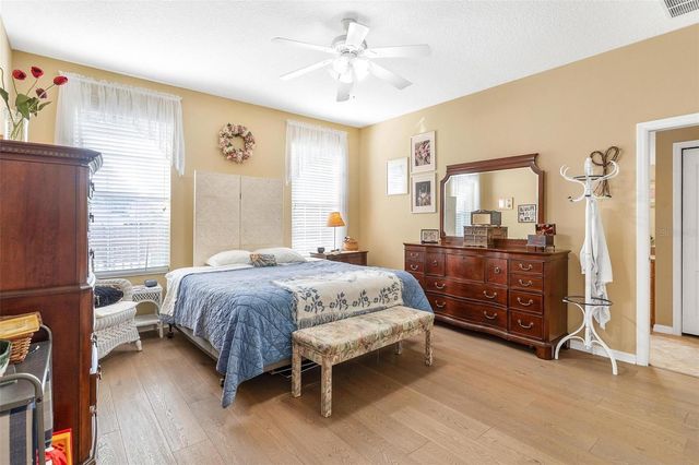 81 TWIN LAKE CIRCLE, Umatilla, FL 32784