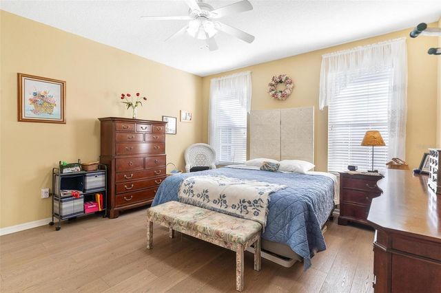 81 TWIN LAKE CIRCLE, Umatilla, FL 32784