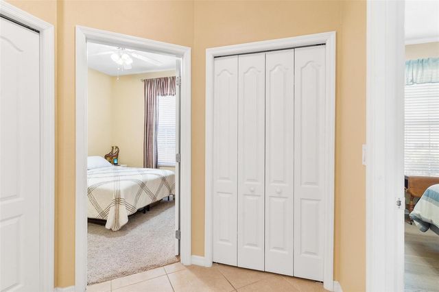 81 TWIN LAKE CIRCLE, Umatilla, FL 32784