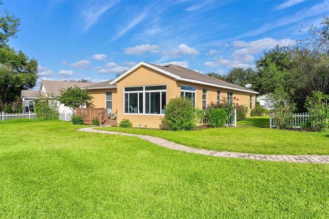 81 TWIN LAKE CIRCLE, Umatilla, FL 32784