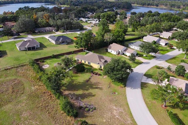 81 TWIN LAKE CIRCLE, Umatilla, FL 32784