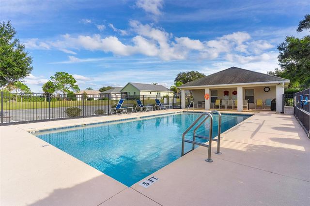 81 TWIN LAKE CIRCLE, Umatilla, FL 32784