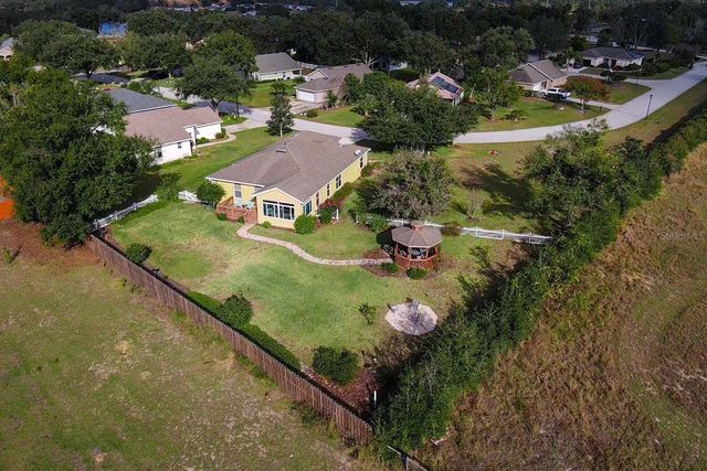 81 TWIN LAKE CIRCLE, Umatilla, FL 32784