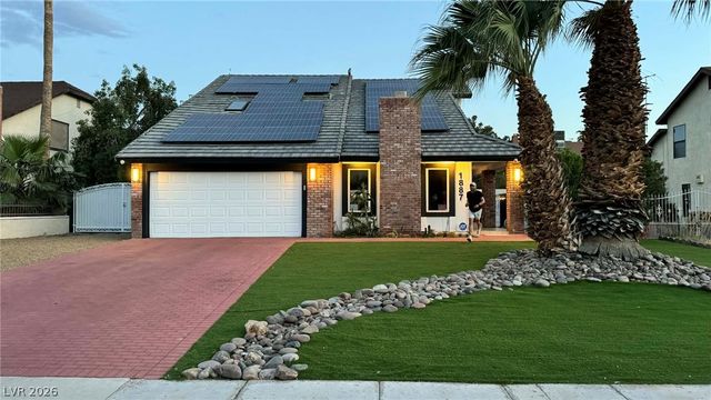 1887 East Viking Road, Las Vegas, NV 89169