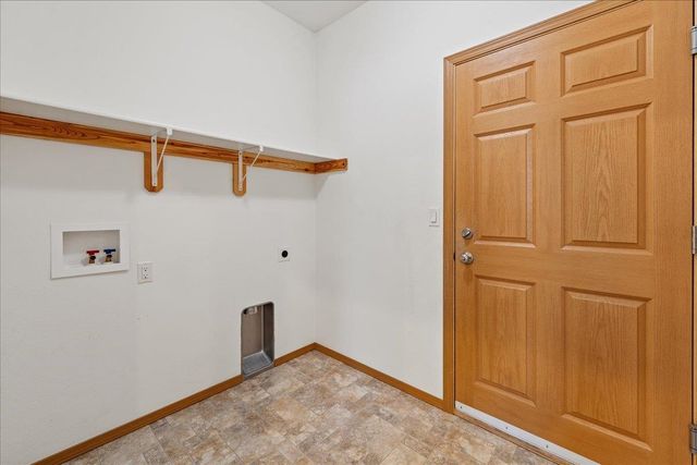 2667 DESERT EAGLE LOOP, North Pole, AK 99705