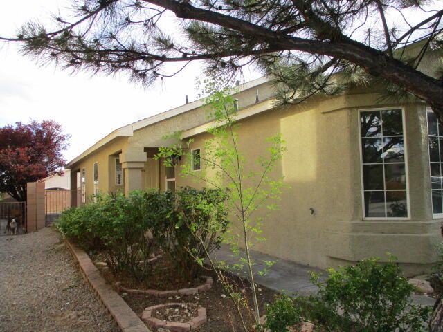536 Soothing Meadows Drive NE, Rio Rancho, NM 87144