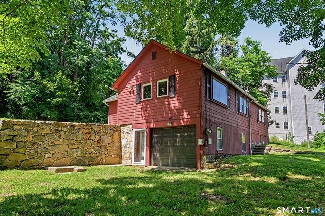 41 Poplar Street, New Milford, CT 06776