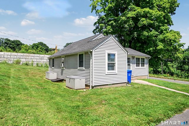 41 Poplar Street, New Milford, CT 06776