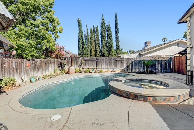 6511 Mossview Way, Citrus Heights, CA 95621