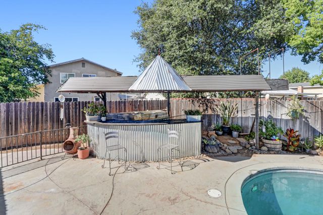 6511 Mossview Way, Citrus Heights, CA 95621