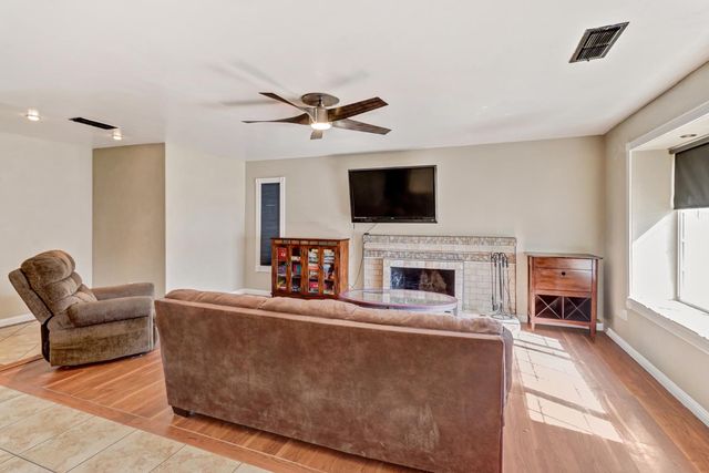 6511 Mossview Way, Citrus Heights, CA 95621