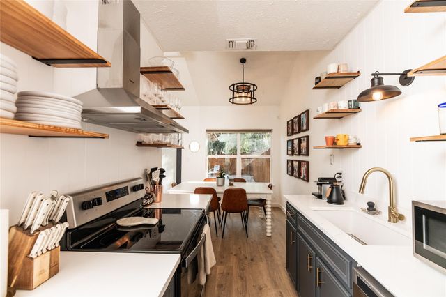 311 Quarry ST, San Marcos, TX 78666