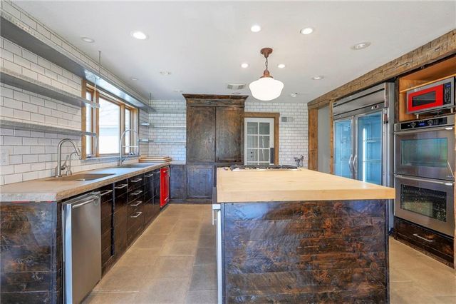 24908 E Timberlake Drive, Greenwood, MO 64086