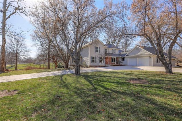 24908 E Timberlake Drive, Greenwood, MO 64086