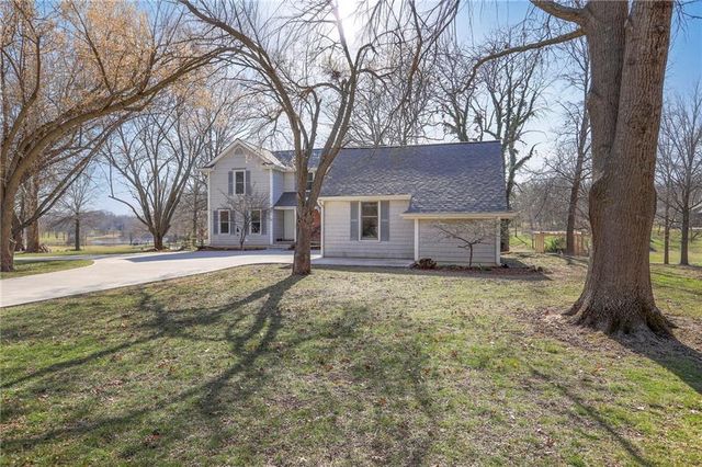 24908 E Timberlake Drive, Greenwood, MO 64086