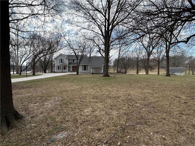 24908 E Timberlake Drive, Greenwood, MO 64086