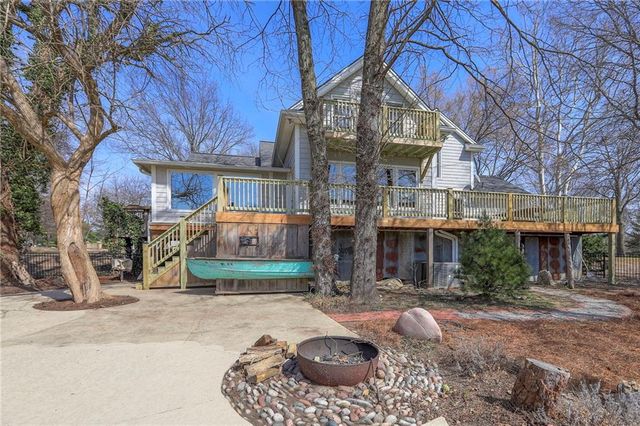 24908 E Timberlake Drive, Greenwood, MO 64034