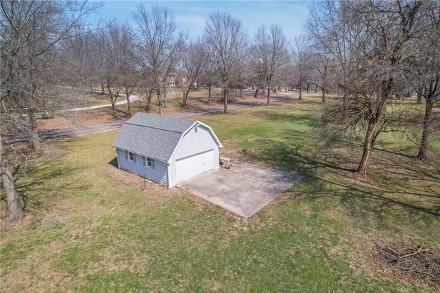 24908 E Timberlake Drive, Greenwood, MO 64086