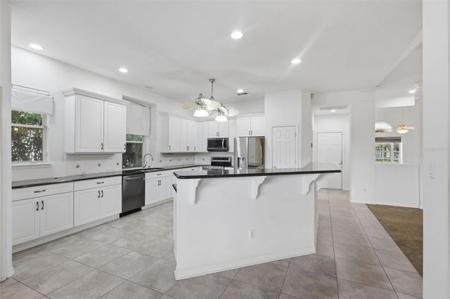 120 BLUE STONE CIRCLE, Winter Garden, FL 34787