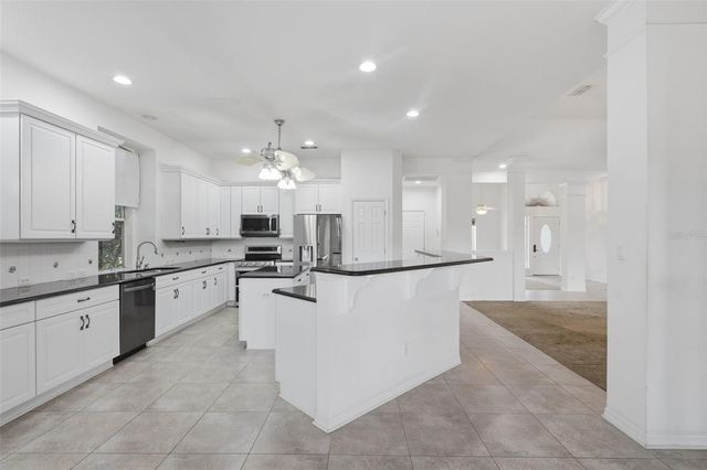 120 BLUE STONE CIRCLE, Winter Garden, FL 34787
