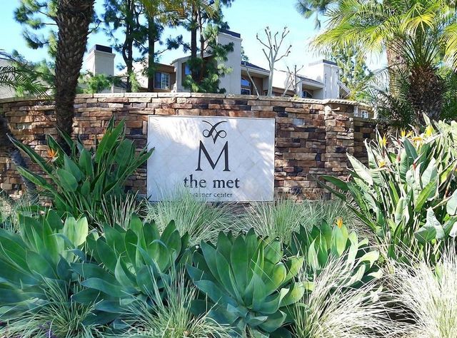 21500 Burbank 222, Woodland Hills, CA 91367