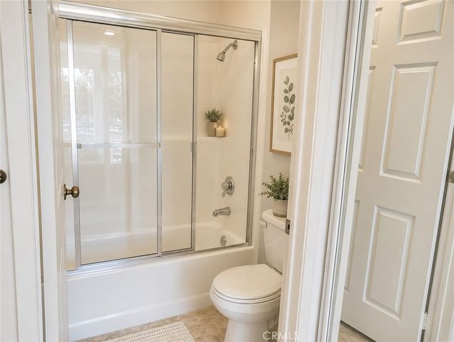 21500 Burbank 222, Woodland Hills, CA 91367