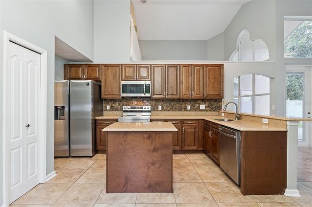 1025 OCEANBREEZE COURT, Orlando, FL 32828