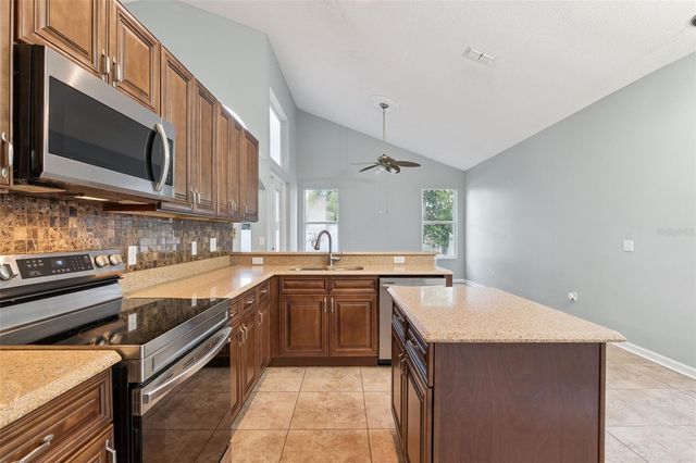 1025 OCEANBREEZE COURT, Orlando, FL 32828
