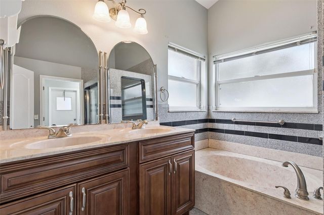 1025 OCEANBREEZE COURT, Orlando, FL 32828
