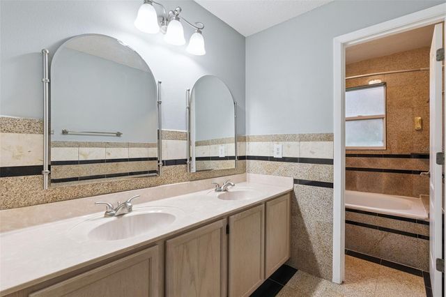 1025 OCEANBREEZE COURT, Orlando, FL 32828