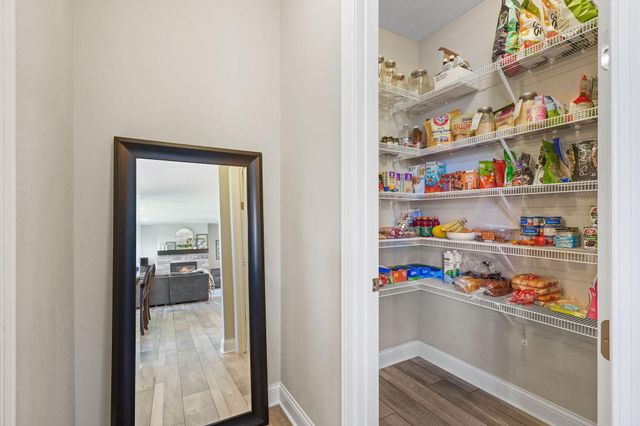 776 Arbor Woods Road, Victoria, MN 55386