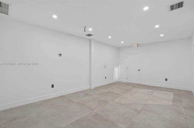 16300 SW 137th Ave 119, Miami, FL 33177
