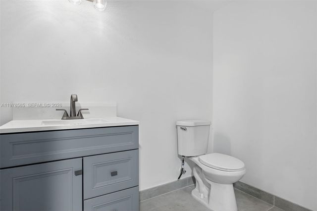 16300 SW 137th Ave 119, Miami, FL 33177