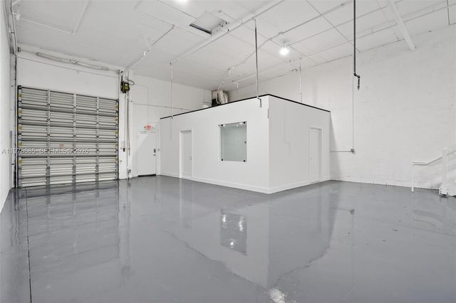 16300 SW 137th Ave 119, Miami, FL 33177