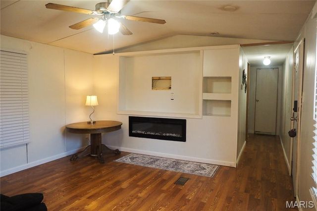 26189 N Carol Street, Warrenton, MO 63383