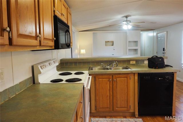 26189 N Carol Street, Warrenton, MO 63383