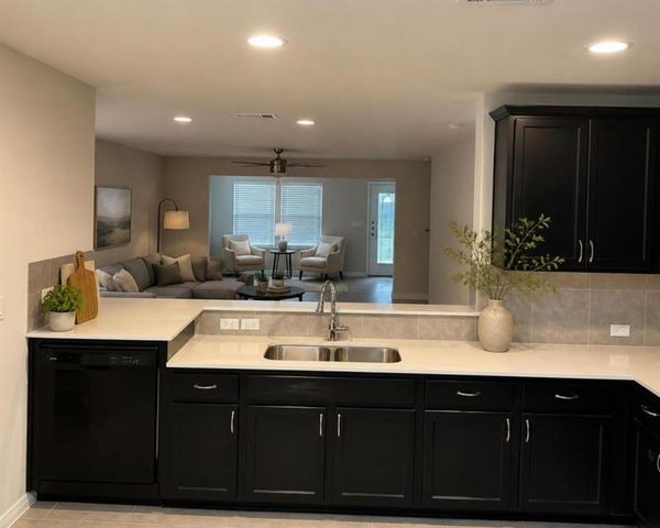 410 Holiday Creek LN, Georgetown, TX 78633