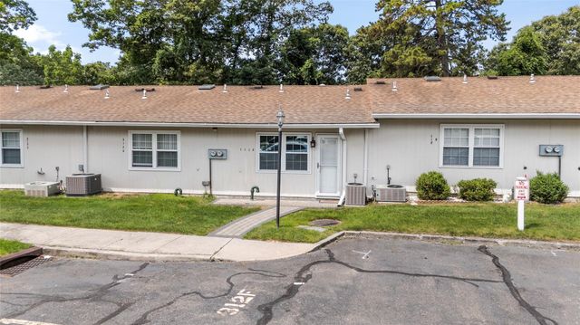 312C Woodbridge Drive, Ridge, NY 11961