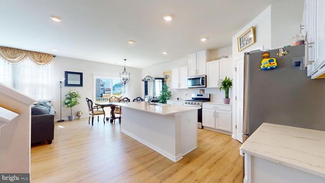 124 MALIBU DR, Egg Harbor Township, NJ 08234